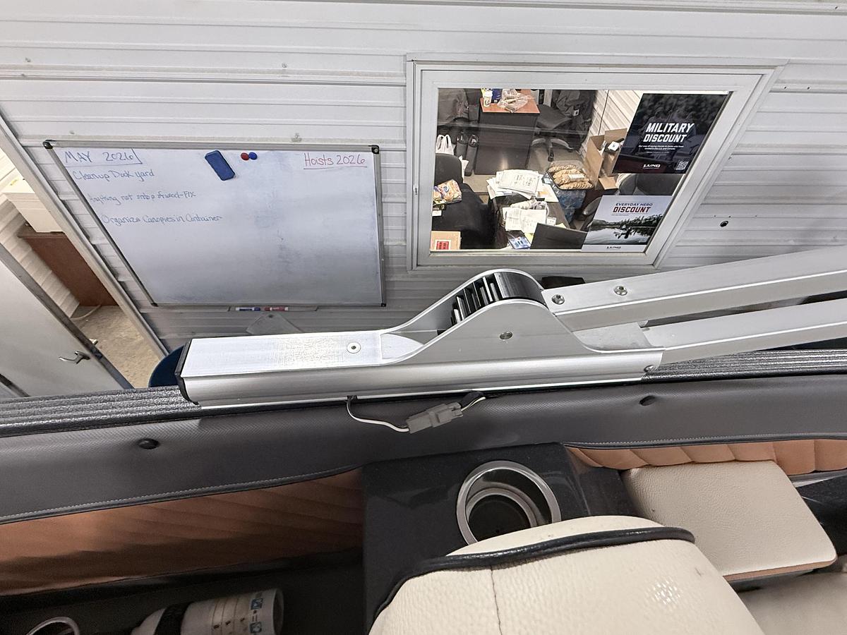 Used 2014 Crest  250 Savanah