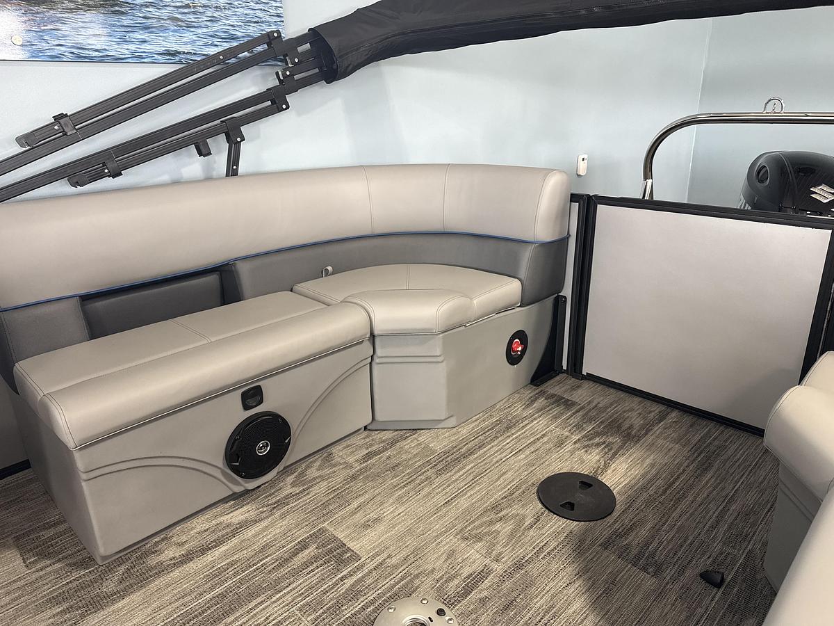 2026 Bentley Pontoons 223 Bolt