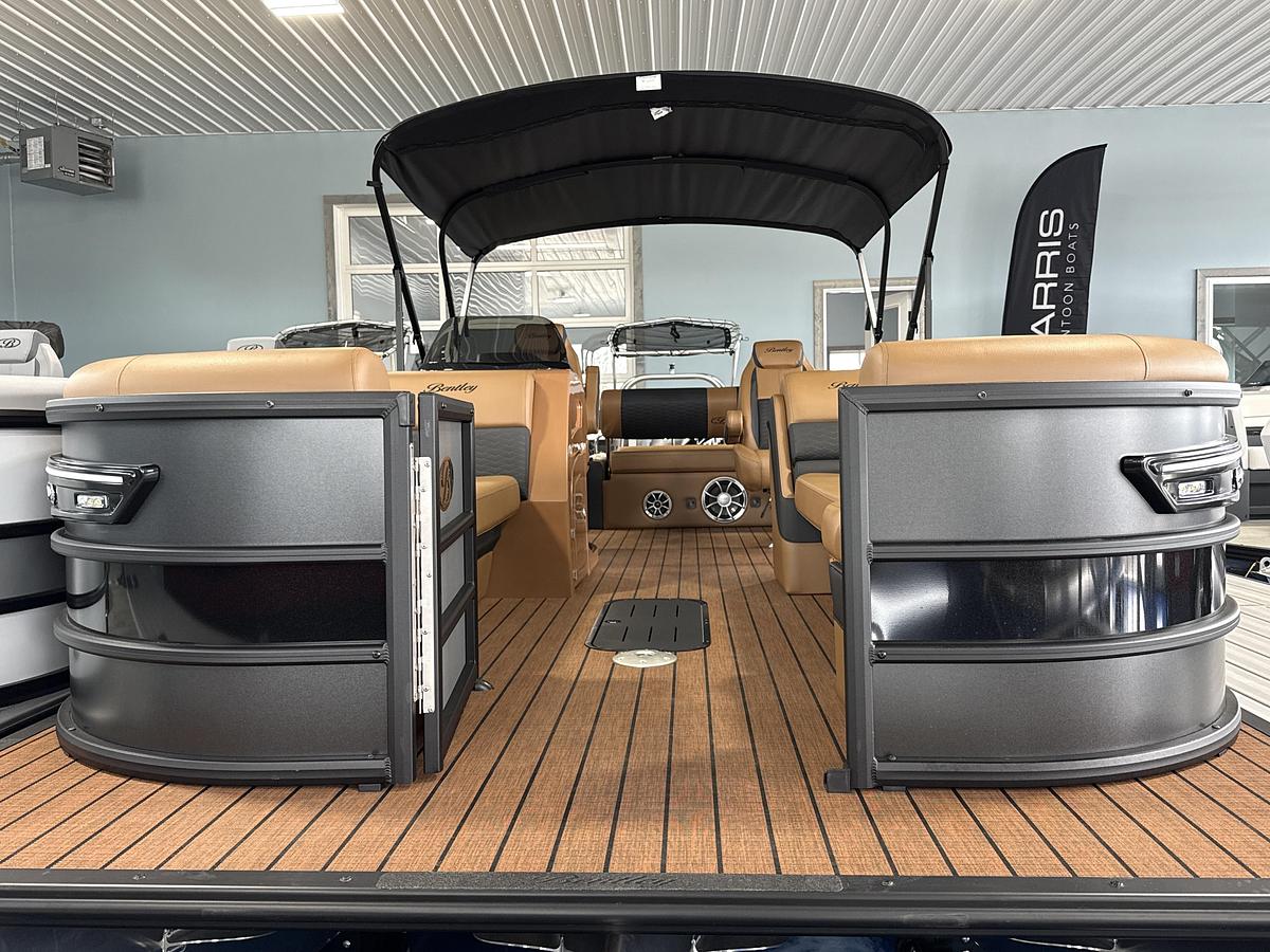2026 Bentley Pontoons Elite 253 Swingback dual captain