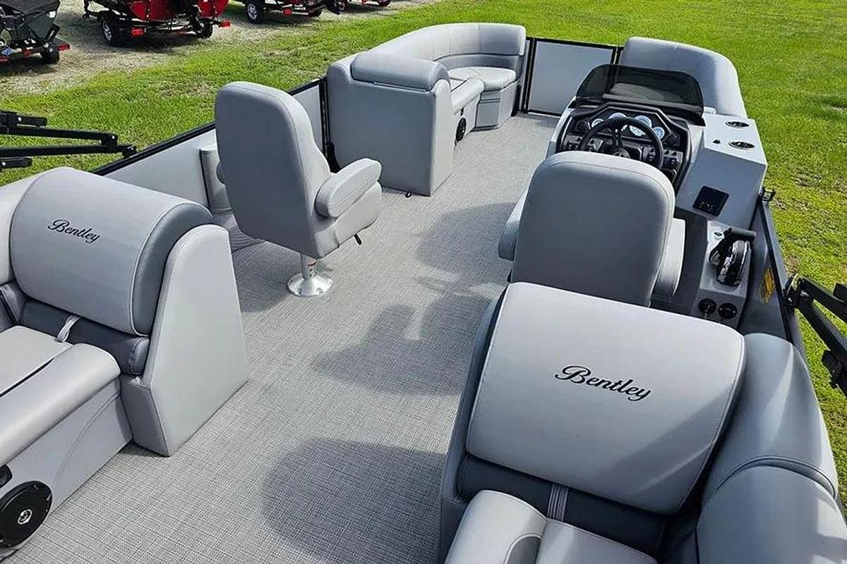 2026 Bentley Pontoons Legacy 243 Navigator Ext