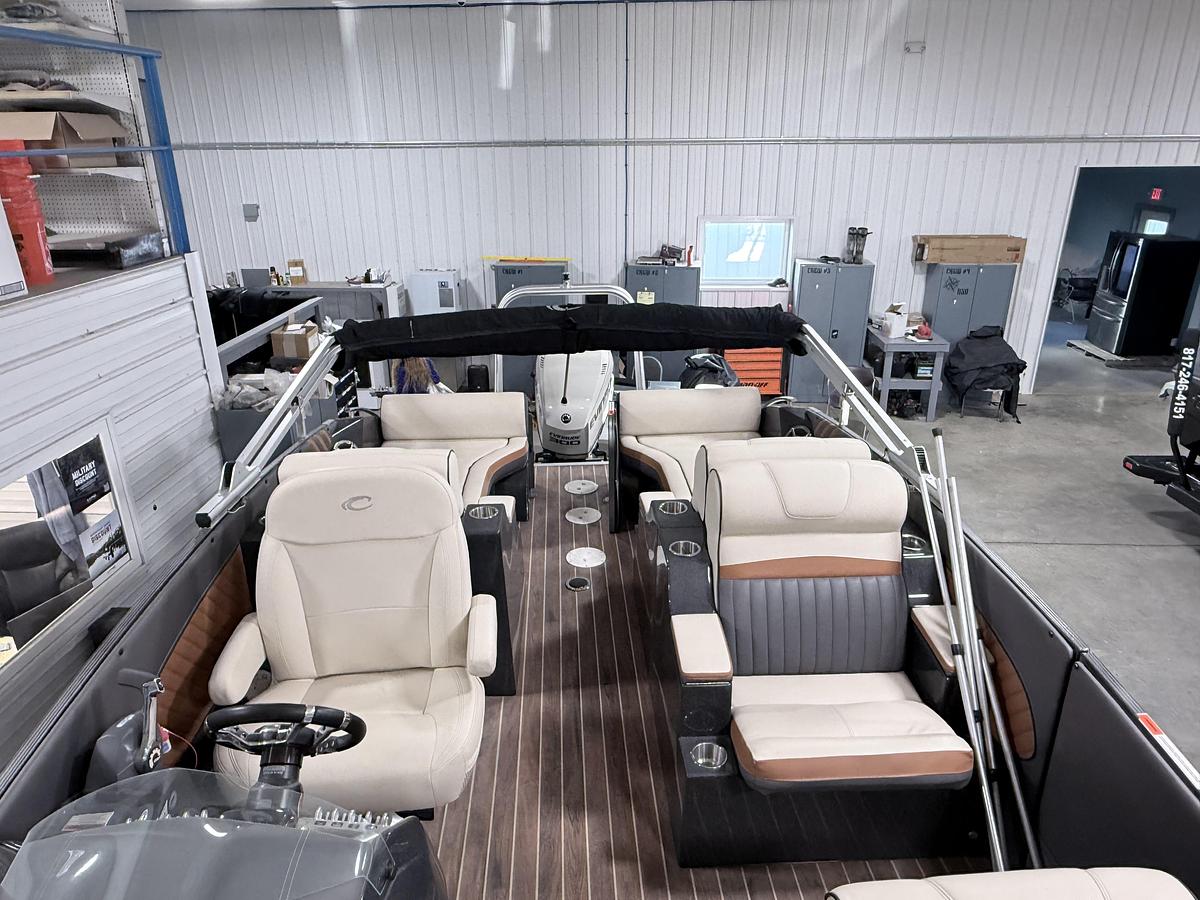 Used 2014 Crest  250 Savanah