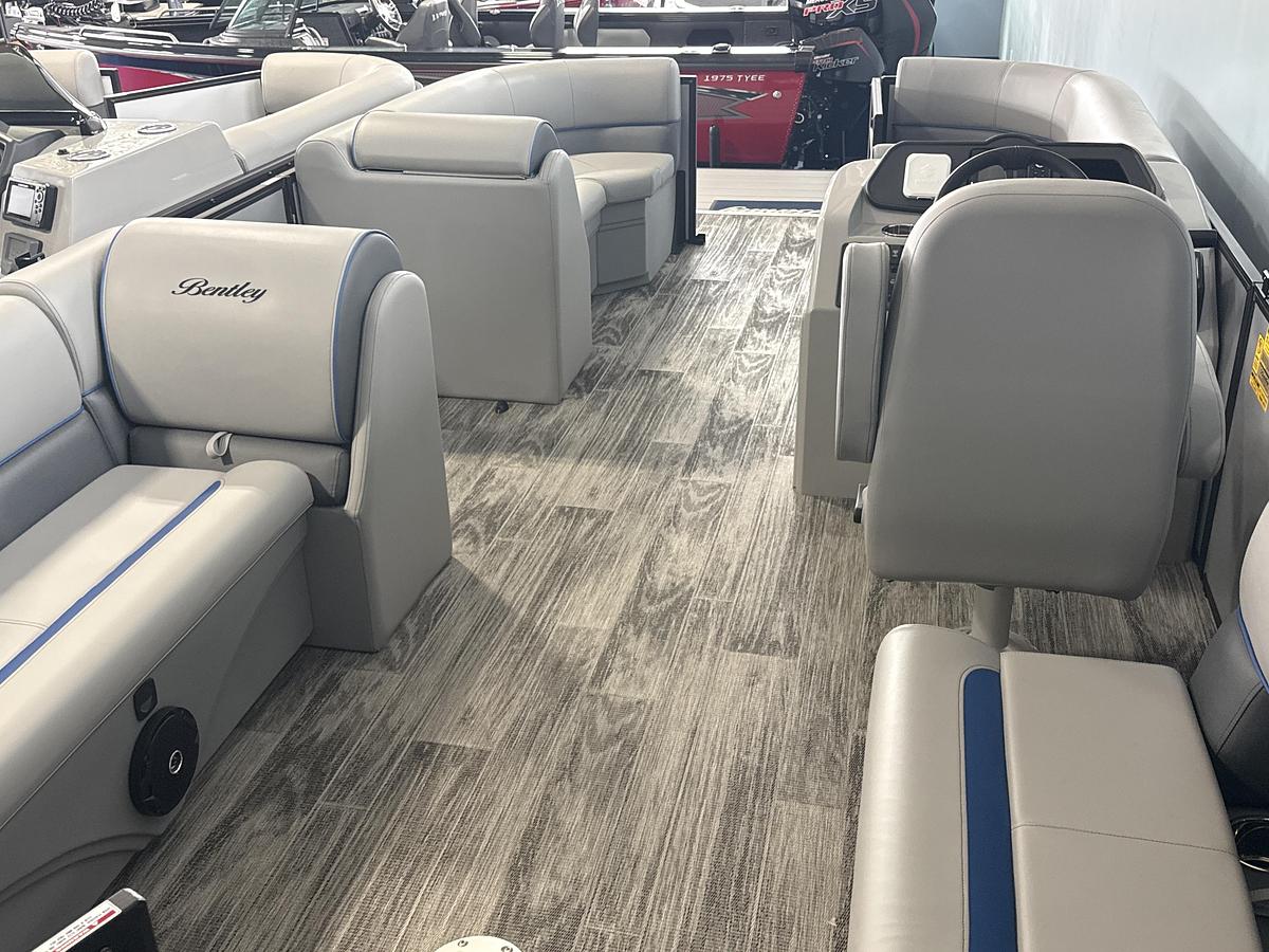 2026 Bentley Pontoons 223 Bolt