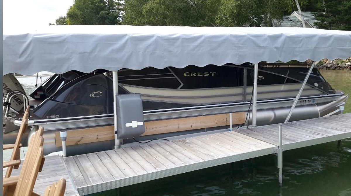 Used 2014 Crest  250 Savanah