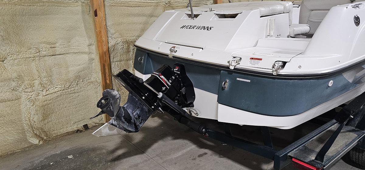 Used 2001 Four Winns 214 FunShip