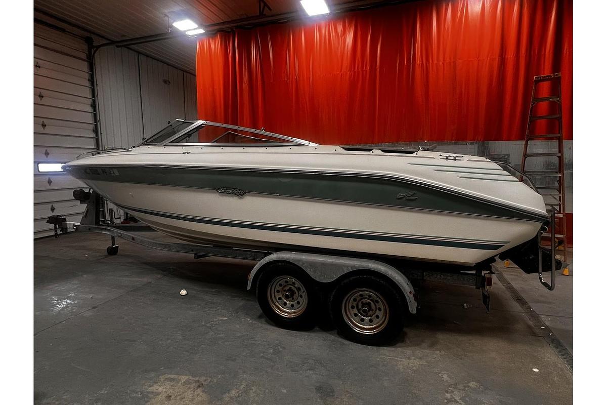 Used 1992 Sea Ray 220 Bow Rider