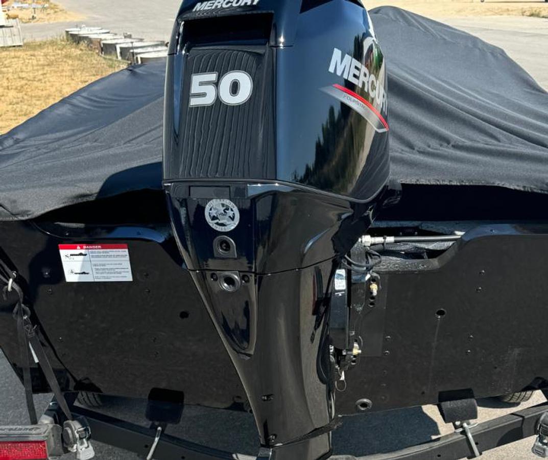 2025 Lund Angler 1650 SS