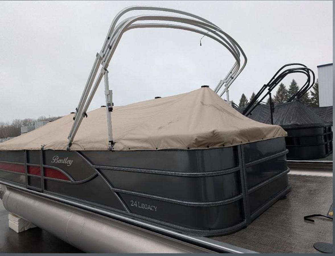 2026 Bentley Pontoons Legacy 243 Cruise