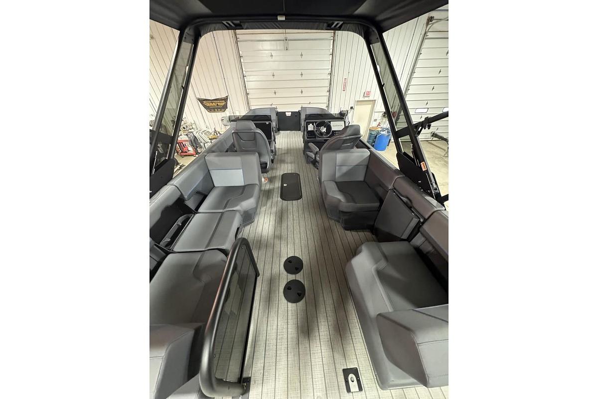 2025 Manitou Explore 24 Navigator