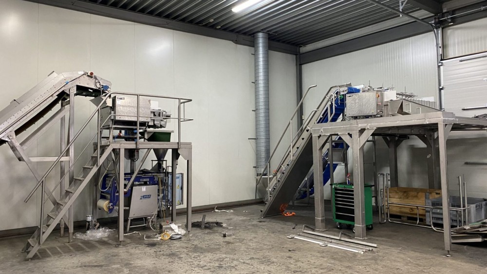 Used Newtec 14 channel weighing line