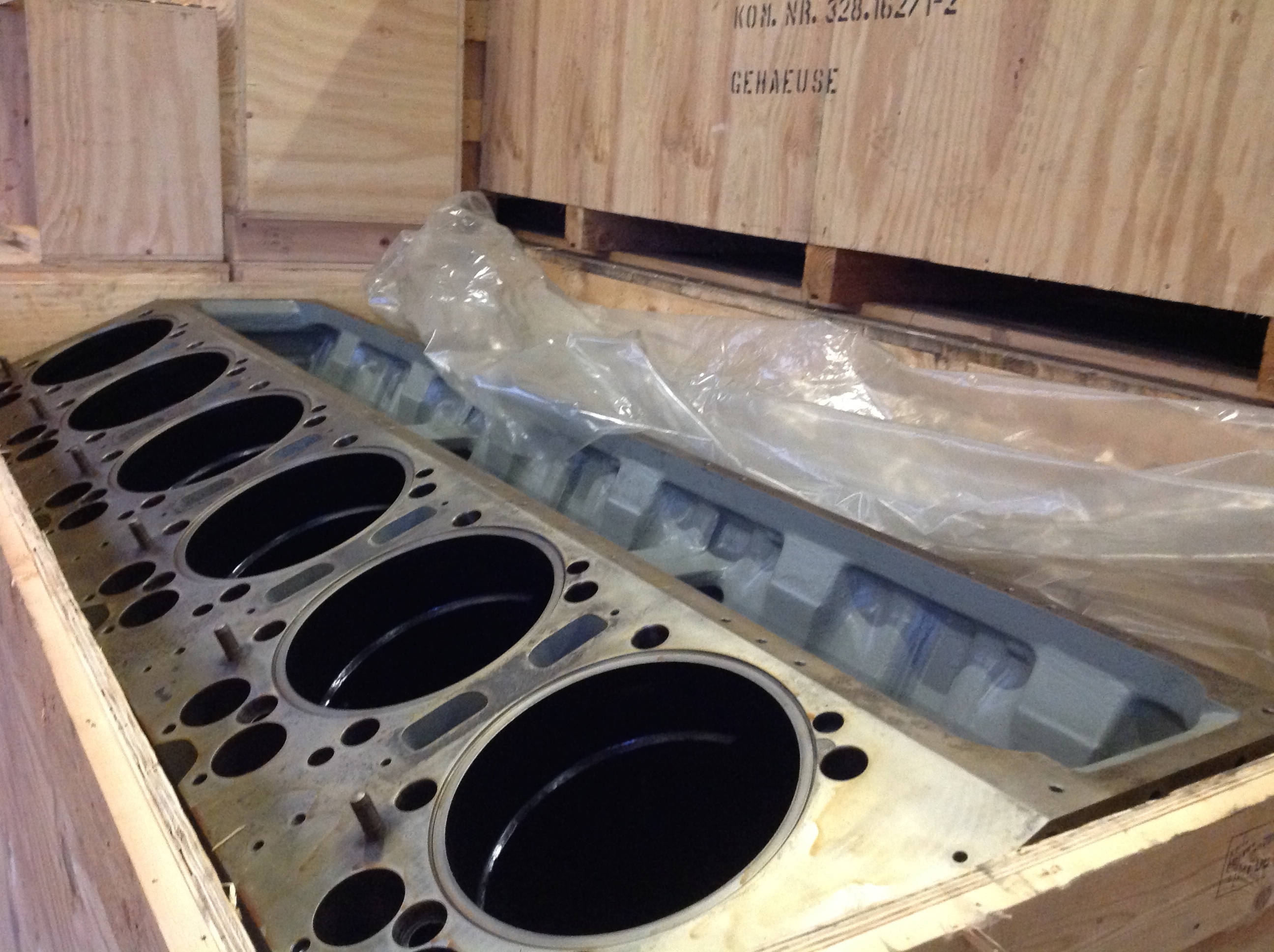 Used CYLINDER BLOCK DEUTZ SBV12M628