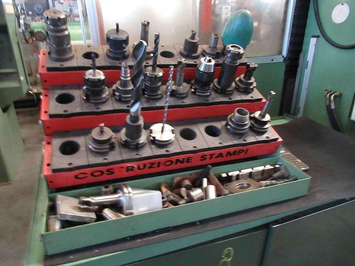 Usato FRESATRICE A BANCO FISSO VERTICALE FAGIMA FA 100 CNC