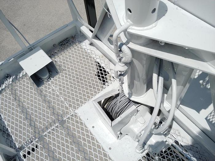 Used Elliott G85R Sign Crane on 2012 International 4300 4x2 Reg Cab Flatbed Truck - 84733