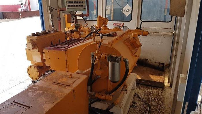 Used SJ PETRO SJ-300 TRIPLEX MUD PUMP