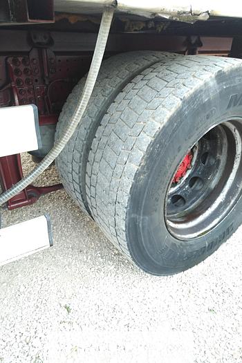 Used 2001 IVECO Eurotech 190E27 R 19 ton isothermic box lorry