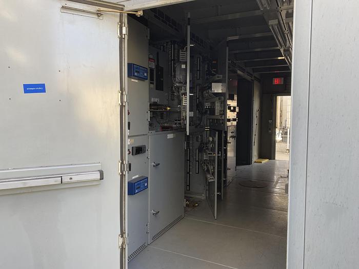 Used SQAURE D METALCLAD SWICHGEAR ROOM