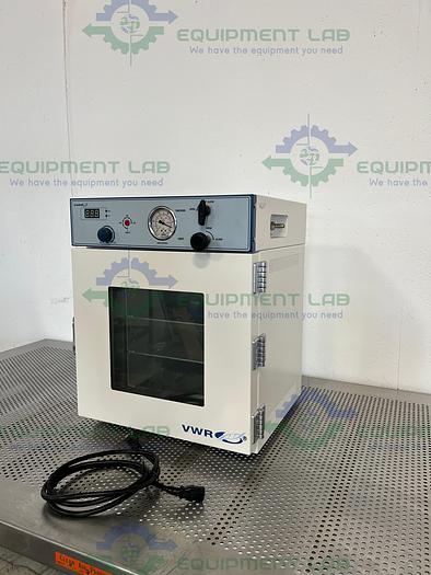 Used VWR  414004-584 Vacuum Oven 25-200ºC, 120V w/ Shelves