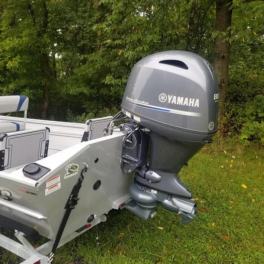 New 2022 G3 18 CCJ DLX Jet Tunnel Hull (Silver/Blue)