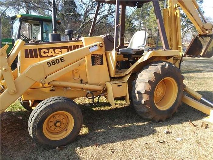 Used 1986 CASE 580E