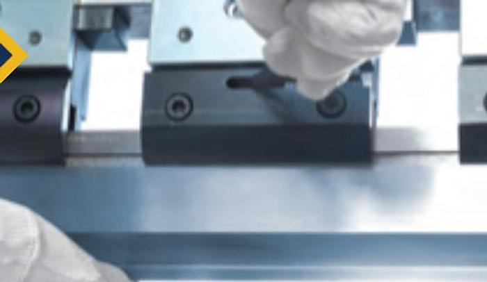 PIEGATRICE CNC SINCRO SERIE MAXIMA 3100X100 3 AX CE NUOVA