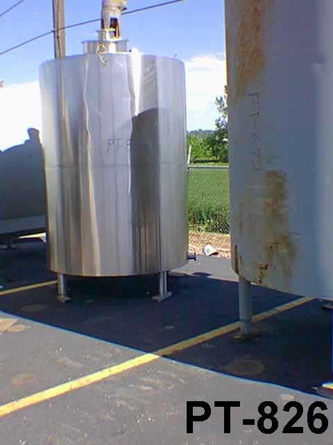 Usado 1000 GALLON BAFFLED MIX TANK WITH CENTER AGITATION