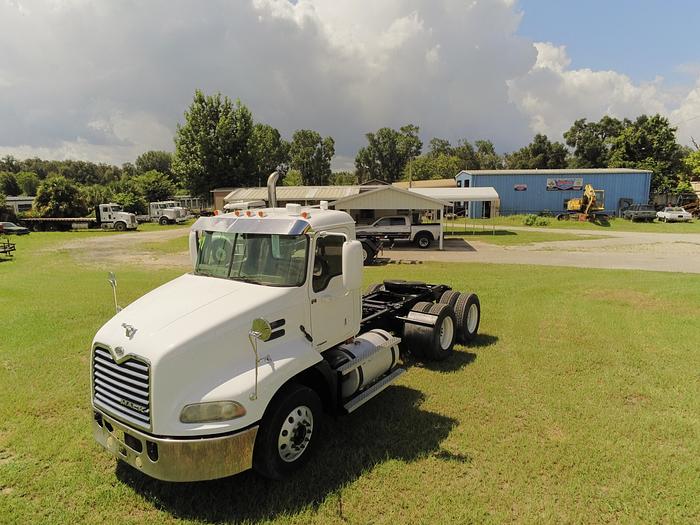 Used 2007 MACK CXN 613