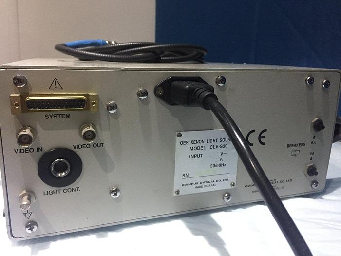 Gebraucht OLYMPUS CLV-S30 OES Kaltlichtquelle für die starre Endoskopie