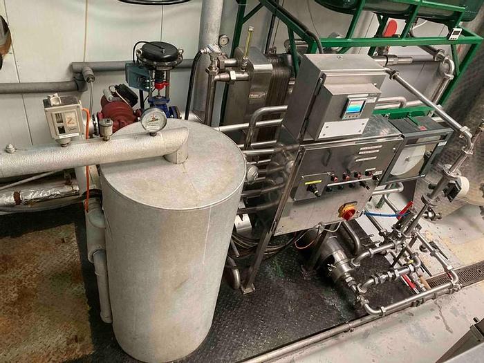 D'occasion COMPLETE FILLING AND CAPPING SYSTEM