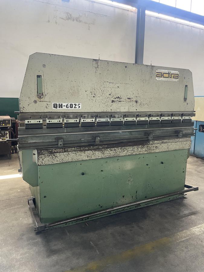 Usado Guilhotina e Quinadeira 2504