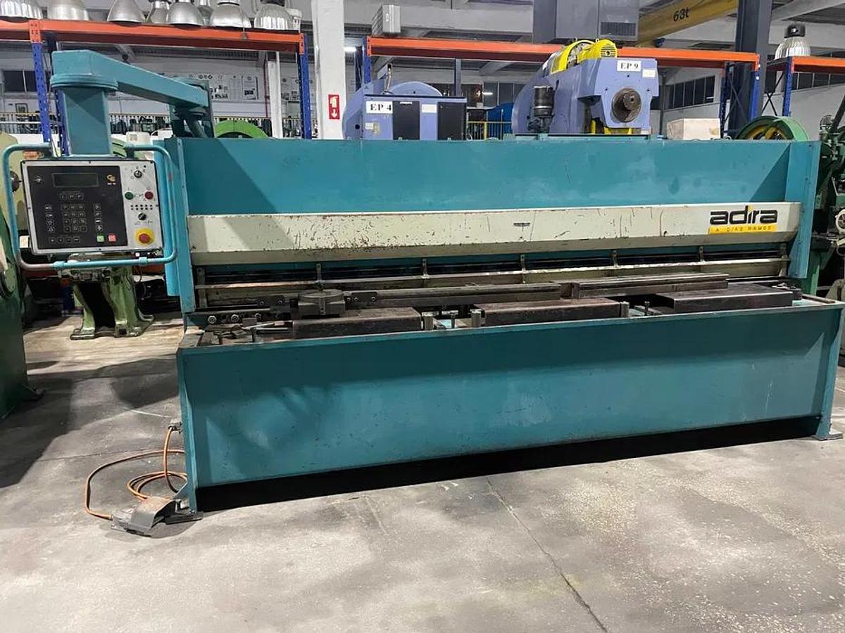 Usado Guilhotina Hidráulica ADIRA