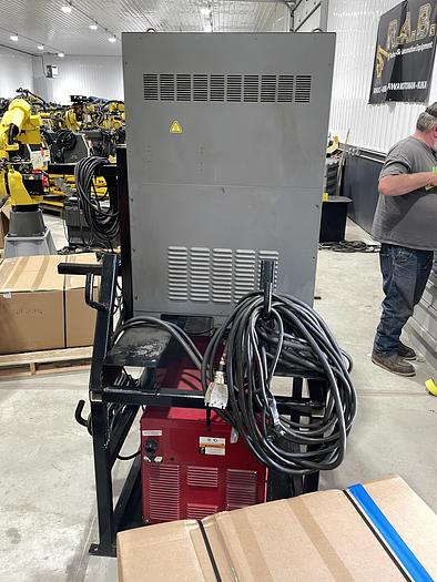 Used FANUC FANUC ARC MATE 120iB MIG WELDING CELL WITH LINCOLN 455M AND INDEX TABLE 5' X 8' RJ3iB CONTROL