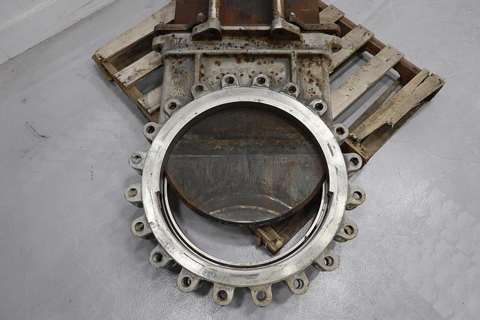 Used True Line 24" Hand Operated Knife Gate Valve #44040