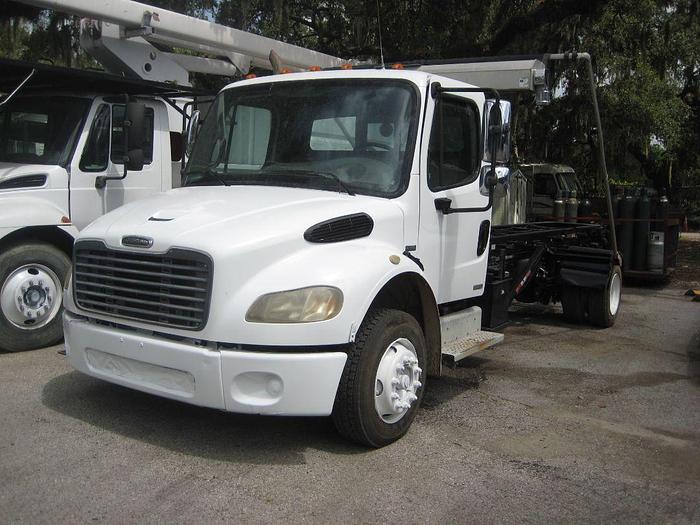 Used 2005 FREIGHTLINER Business Class M2