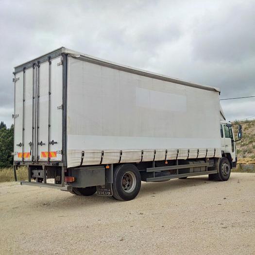 Usado 2001 Volvo  FL 250 19 ton