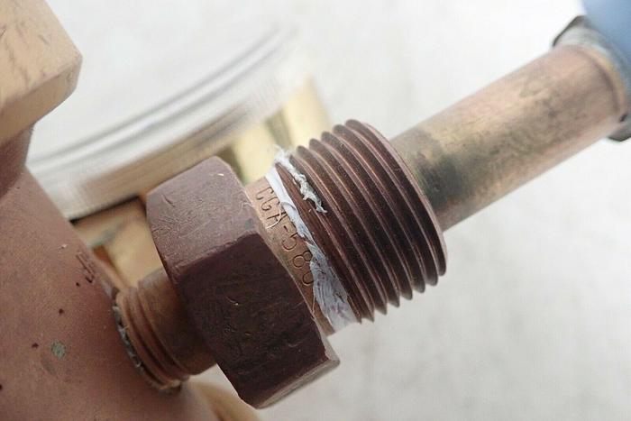 Used Fisher Scientific Company FS-125 Compressed Gas Regulator with CGA-580 Fitting