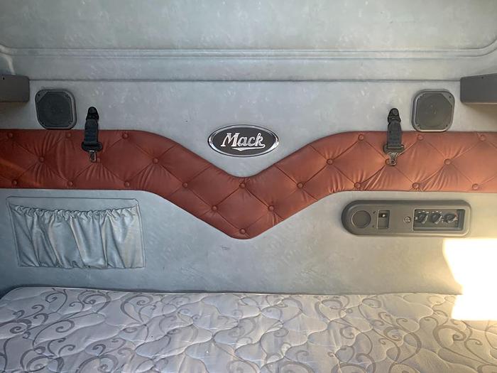 Used 2013 MACK CXU613
