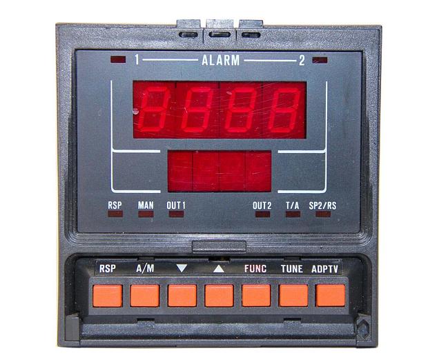Used Dynisco 2300-20-JC-8-3-0-0-2 PLC Temperature Controller -210 to 1000º C (4357)