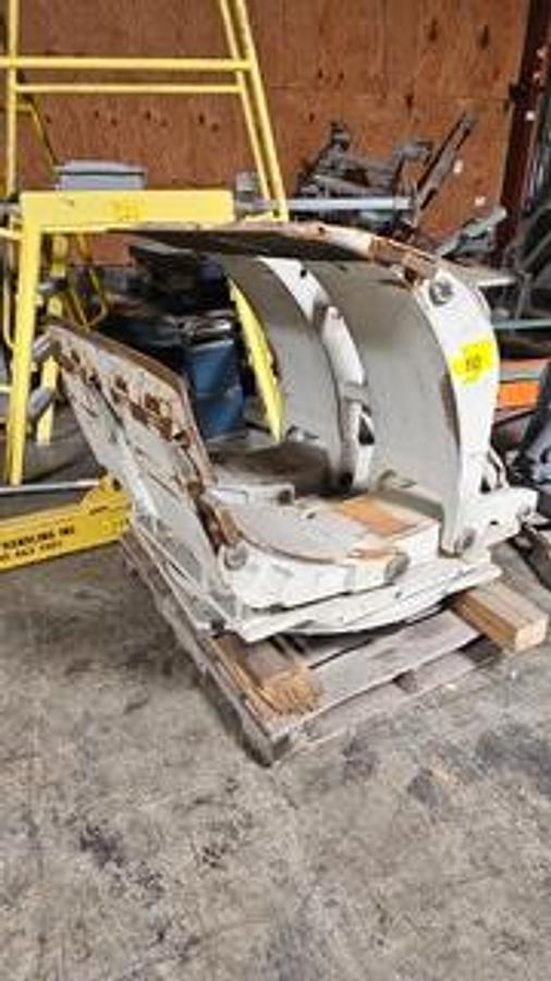 Used Cascade 60 diameter Roll Clamp