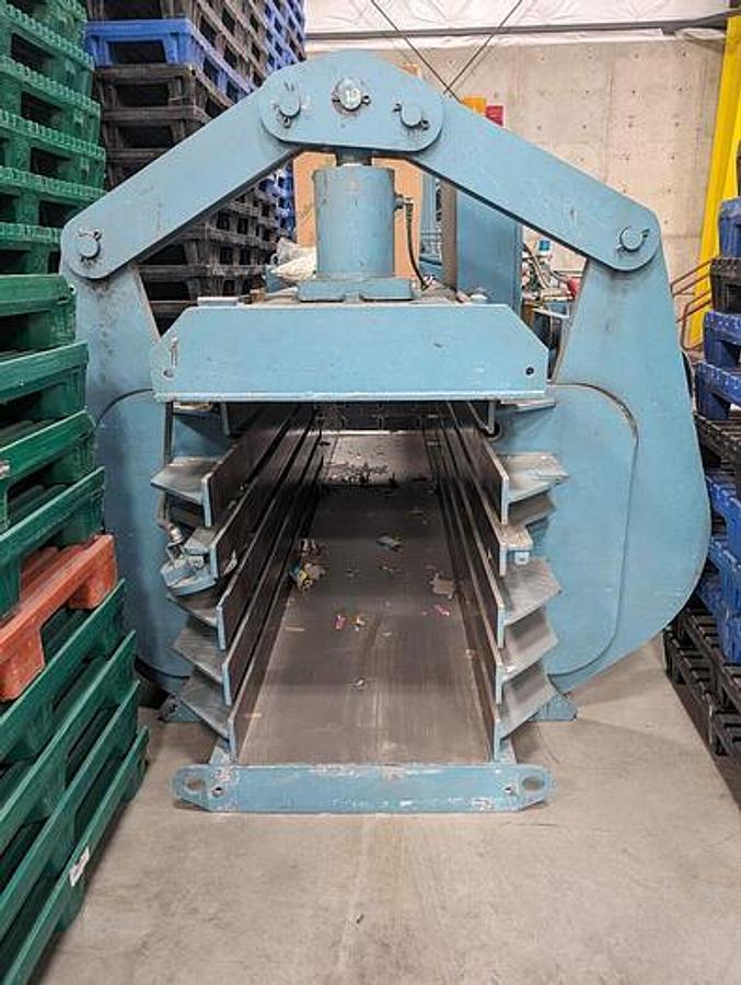 Used American Baler Horizontal Open Door Auto Tie