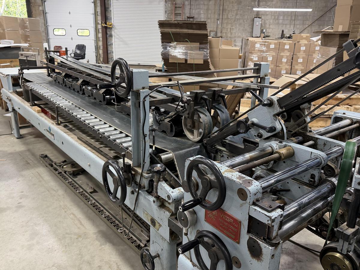 Used 1992 Vega 1070 Folder GLuer