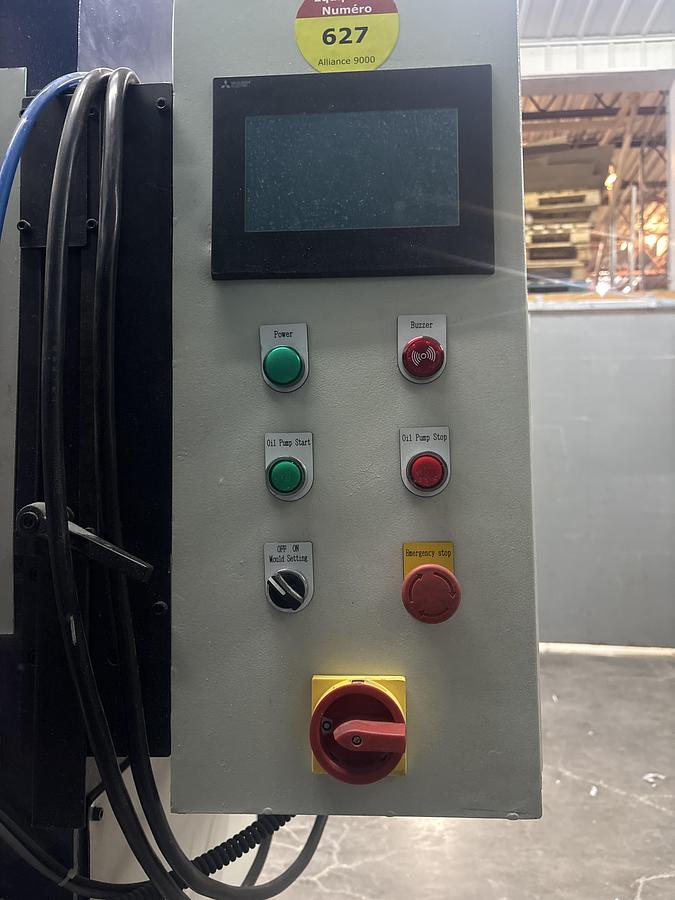 Used 2022 Hammerhead Die Cutter Clicker