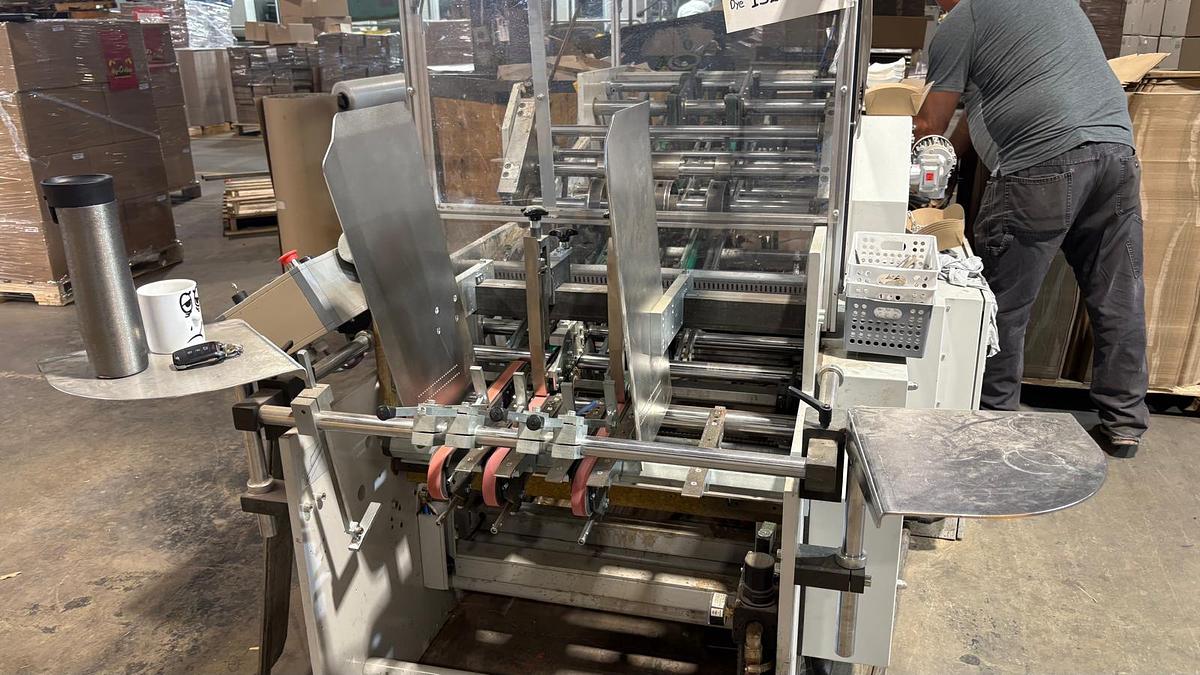 Used 2016 Heiber Schroder  CE 1000-2 Tray former