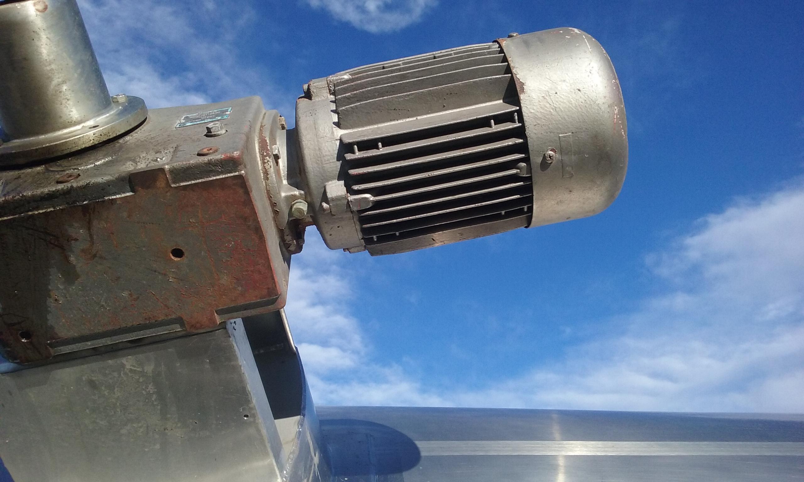 Refurbished 4500 GALLON VERTICAL JACKETED STORAGE TANK.