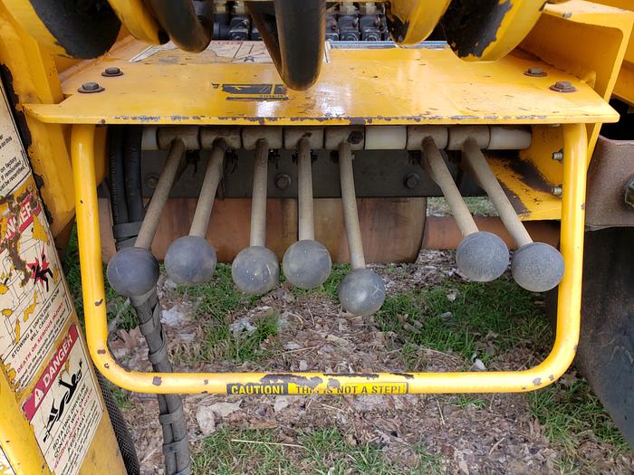 Used 2007 International 4300 w/ MTI 5200 35' Crane