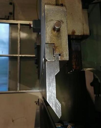 Usato PRESSA PIEGATRICE IDRAULICA COLGAR 4000X280TON