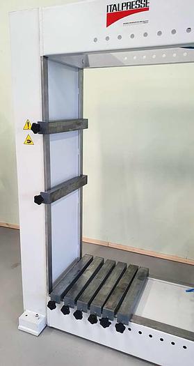 Used Clamping presse Italpresse model SP 30-8