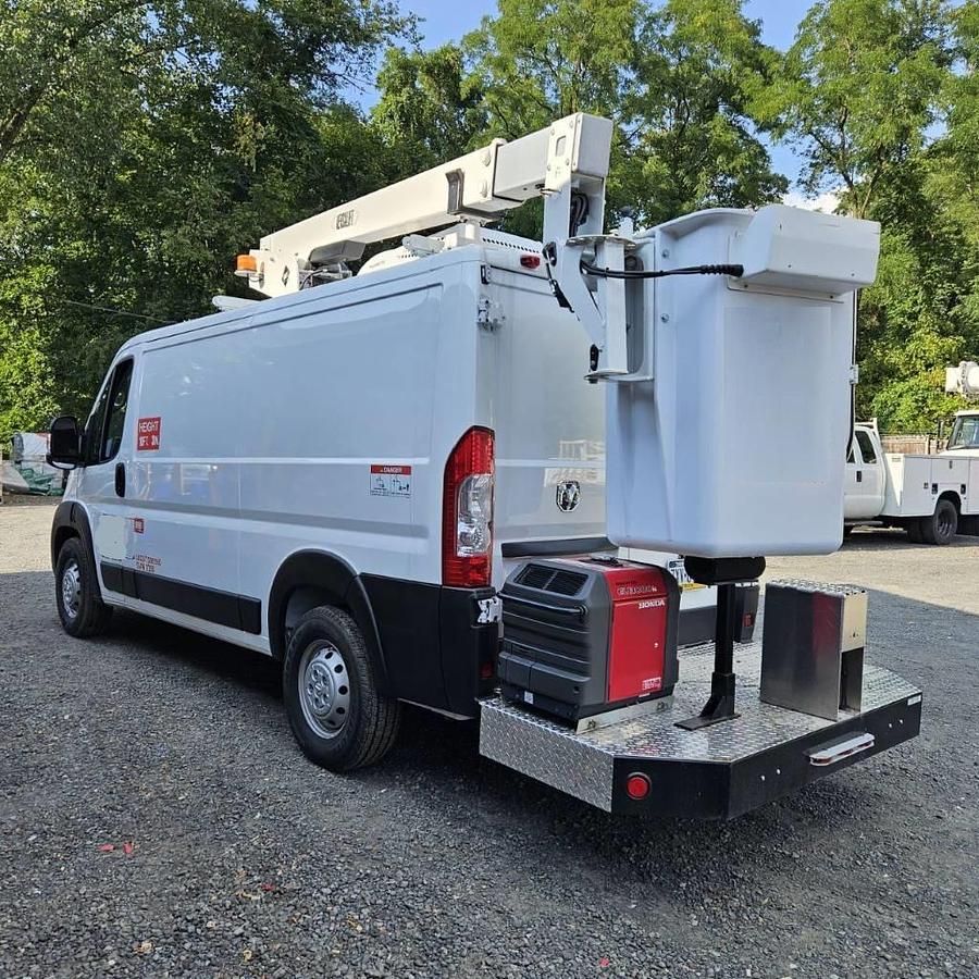 Used Versalift VANTEL29 NE Bucket Van on 2023 RAM 3500 VAN - R57611