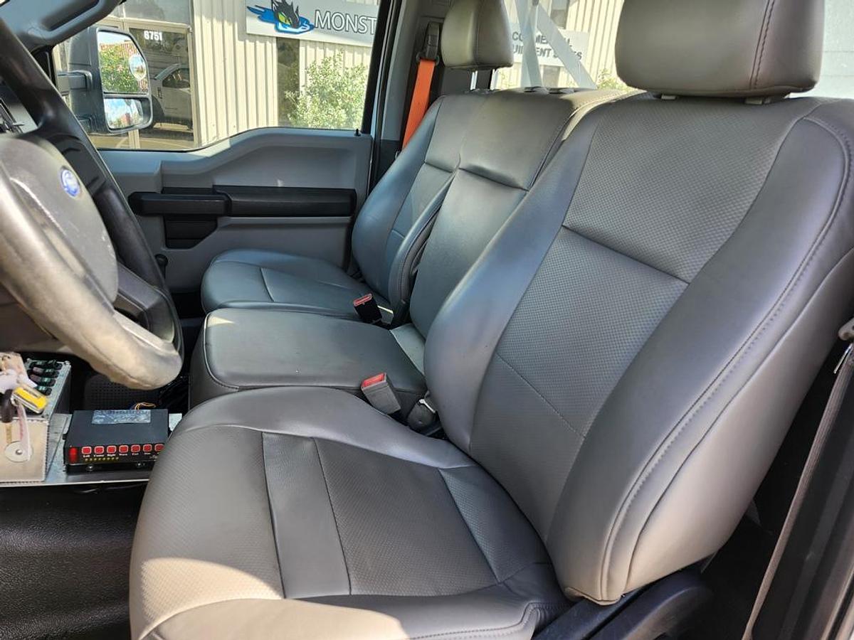 Used Altec AT41M Bucket Boom on 2019 Ford F550 4x4 Reg Cab Utility Truck - 88481