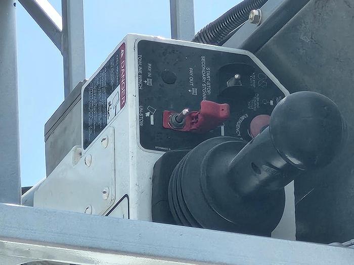Used Altec AT40P Cable Placer on 2015 Ford F-750 XL Non-CDL Reg Cab Utility Truck - 75335