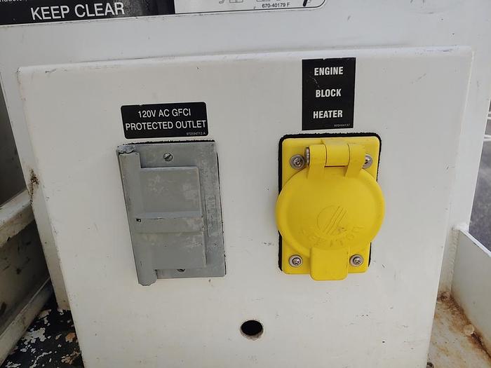 Used Altec AT40M, 45 ft, Articulating & Telescopic Material Handling Bucket Boom on 2016 Ford F550 Reg Cab Utility Truck - 41852