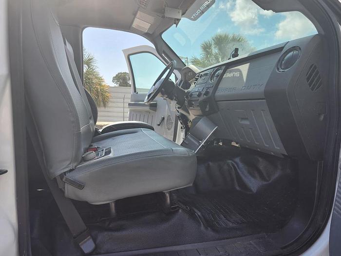 Used Altec AT40P Cable Placer on 2015 Ford F-750 XL Non-CDL Reg Cab Utility Truck - 75335
